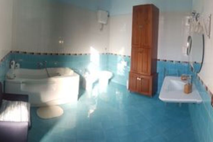 Room 2 of 15