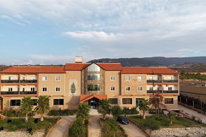 AUBERGE JOMANA PARK