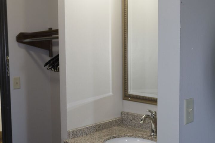 2 Double Beds (8 of 8)