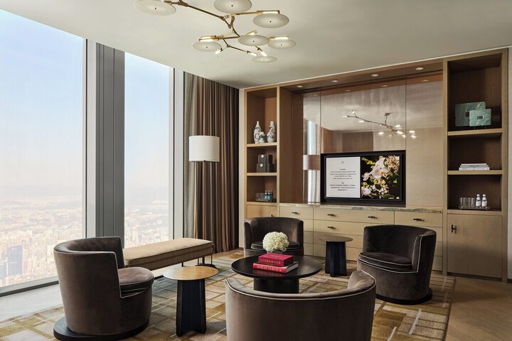 Ballroom/Hall 129 of 154