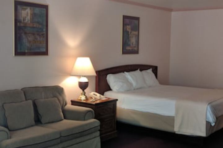 Room 10 of 81