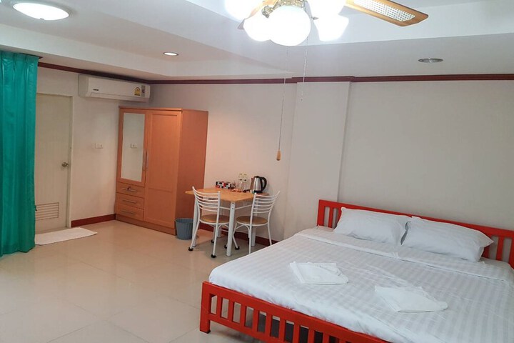 Room 16 of 34