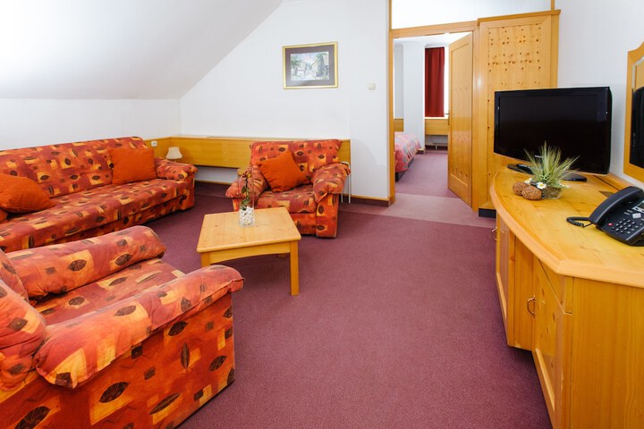 Room 9 of 29