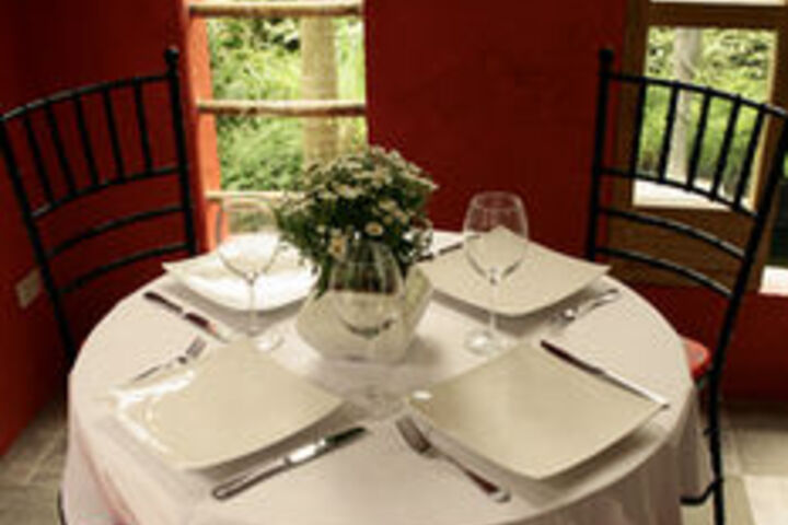 Dining 3 of 9