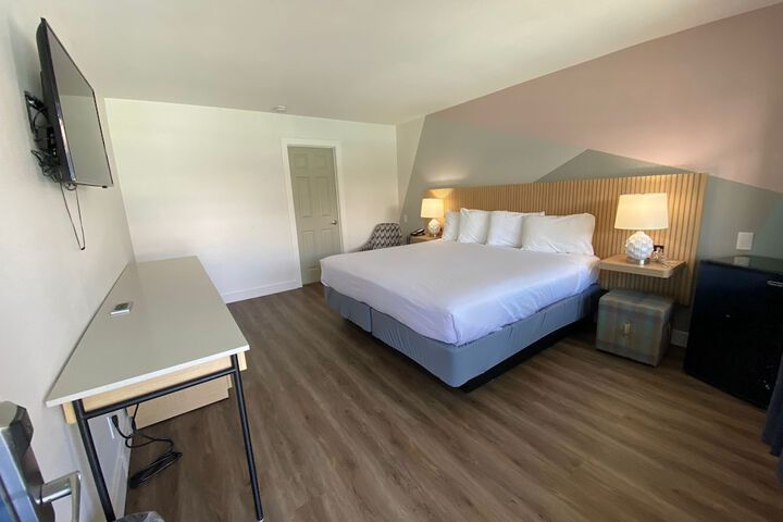 Room 17 of 36