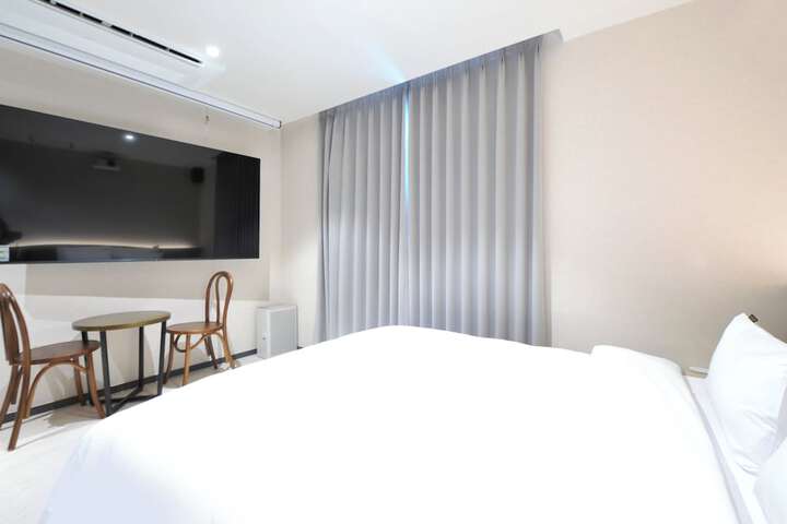 Room 18 of 64