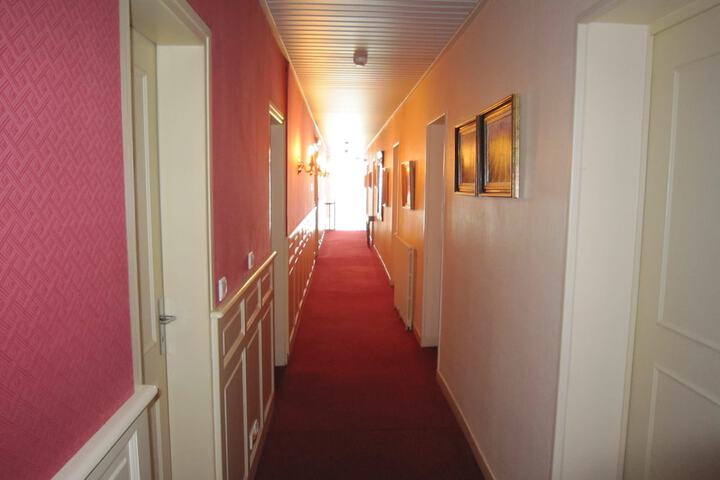 Ballroom/Hall 38 of 52