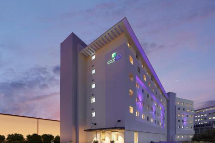 Exterior of Holiday Inn Express Bengaluru Whitefield ITPL (Formerly Formule1 Bengaluru Whitefield)