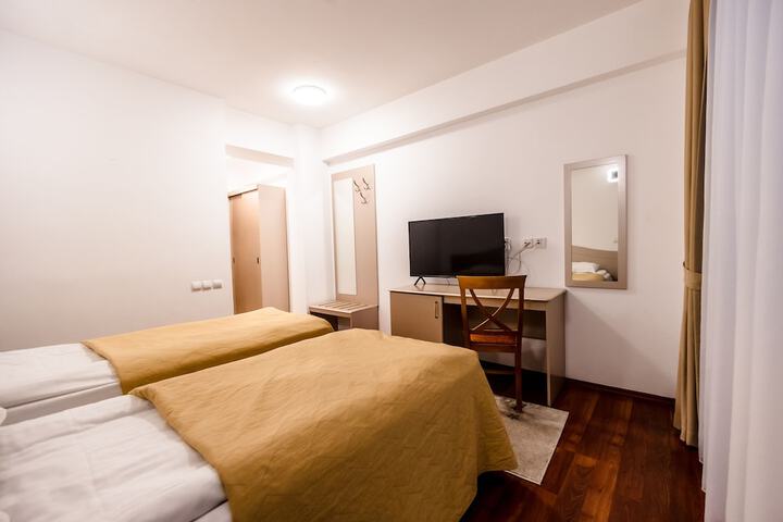 Room 17 of 146