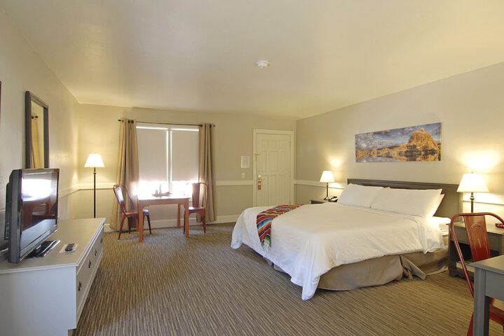 Room 5 of 82