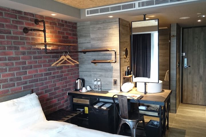 Room 7 of 39