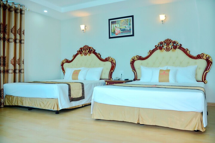 Room 6 of 37
