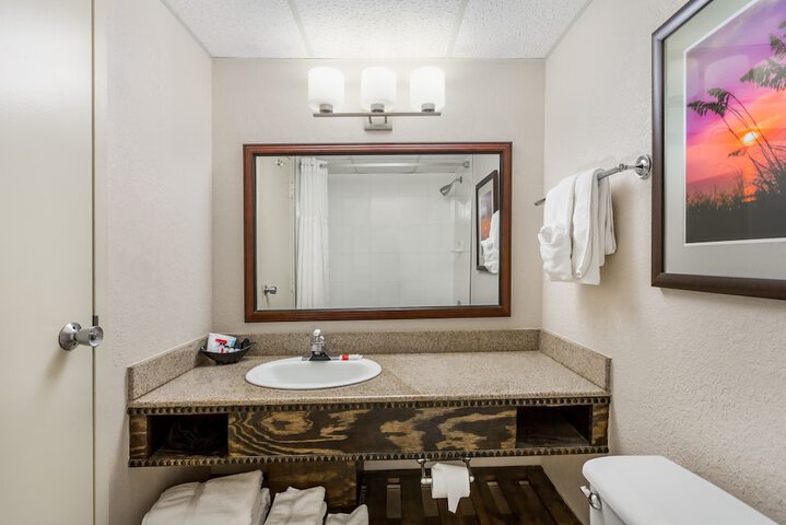 Room 16 of 32