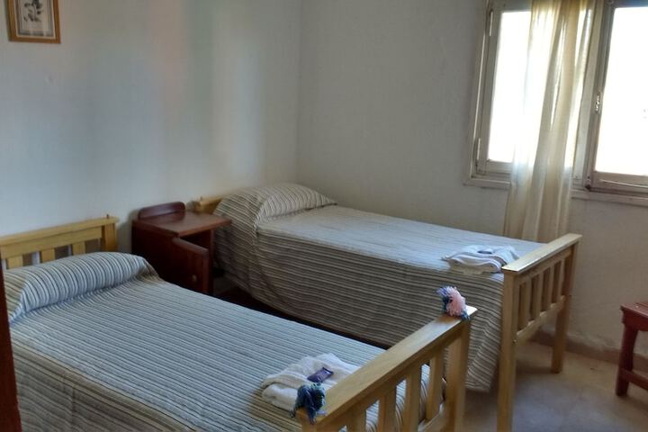 Room 8 of 11