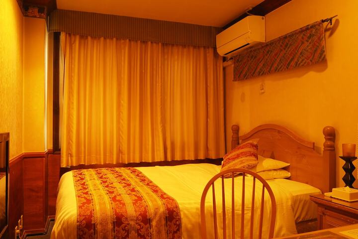 Room 14 of 67