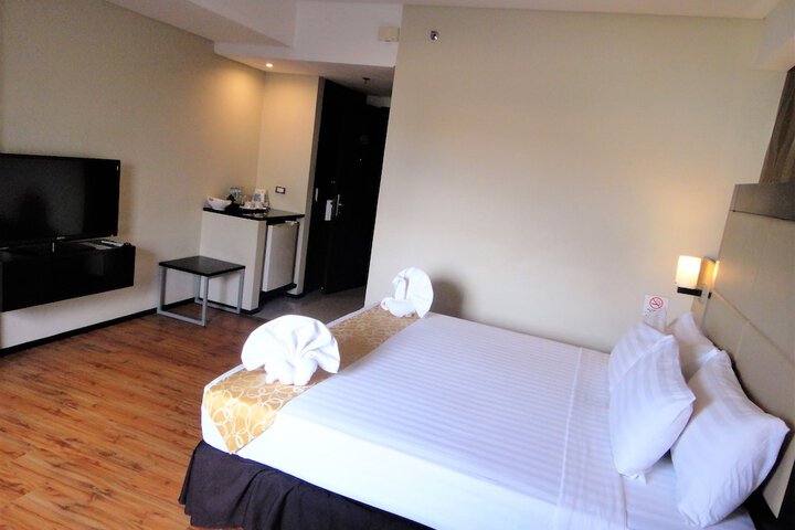 Room 28 of 67
