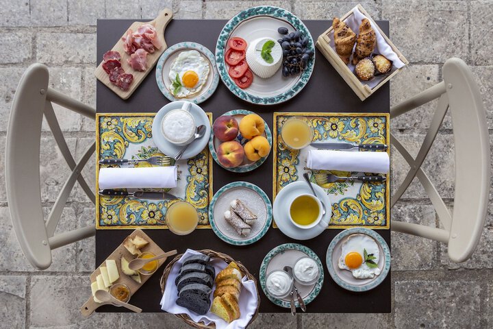 Breakfast/Coffee Service 79 of 101