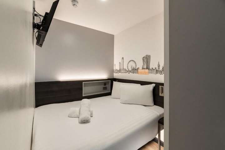 Room 48 of 59