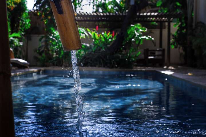 Pool 104 of 190