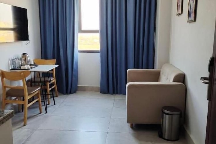 Room 93 of 148