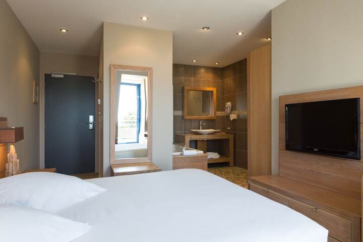 Room 13 of 78