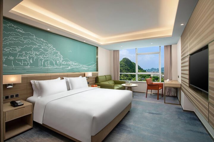 Room 8 of 19