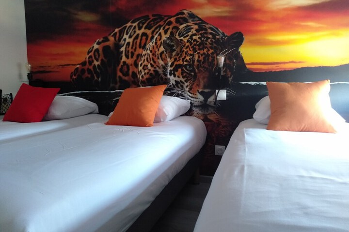 Room 21 of 29