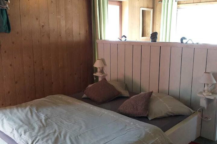 Room 4 of 24