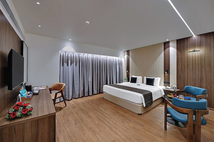 Room 11 of 27