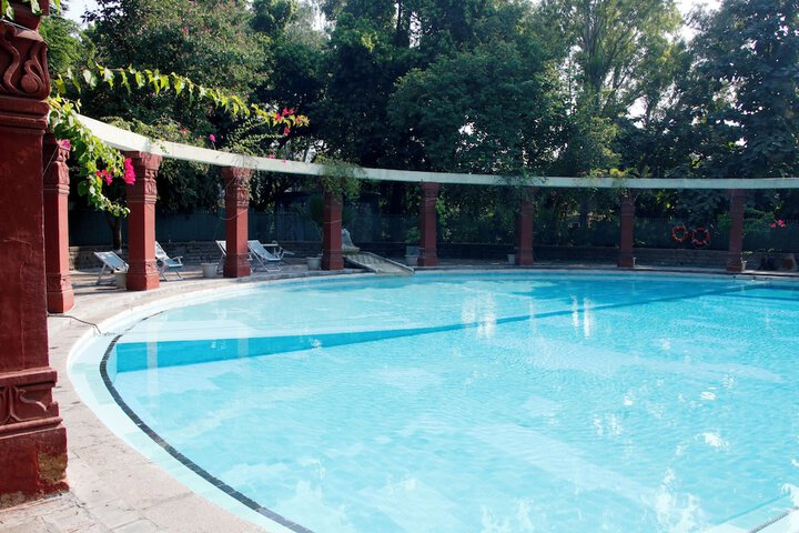 Pool 90 of 135