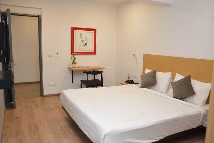 Room 4 of 20