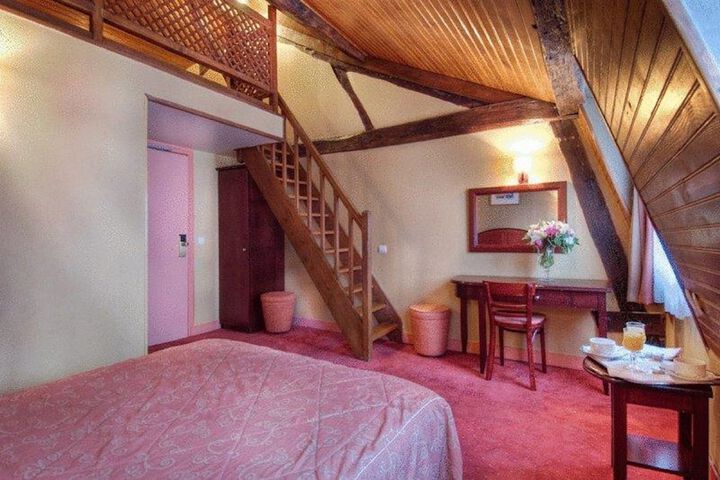 Room 24 of 39