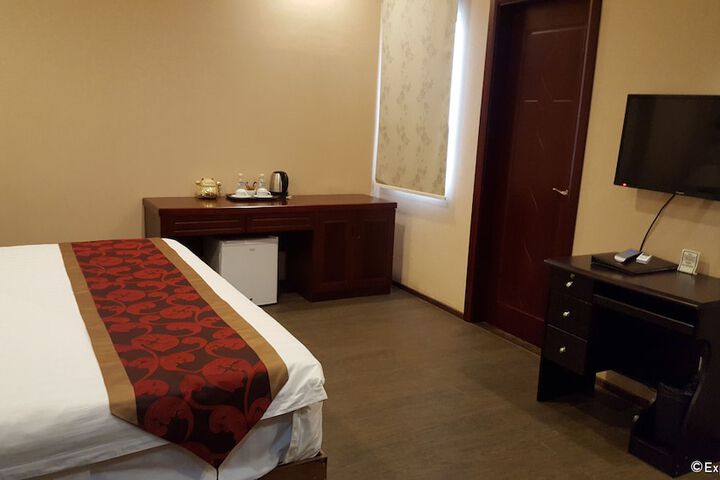 Room 3 of 49