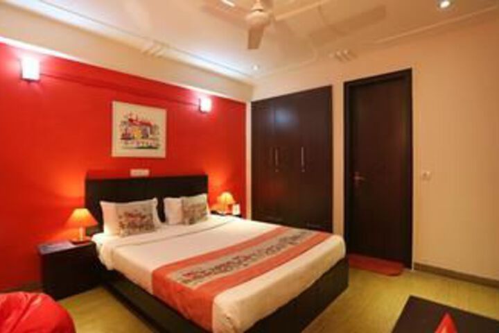 Room 7 of 30