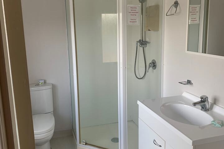 Room 5 of 8