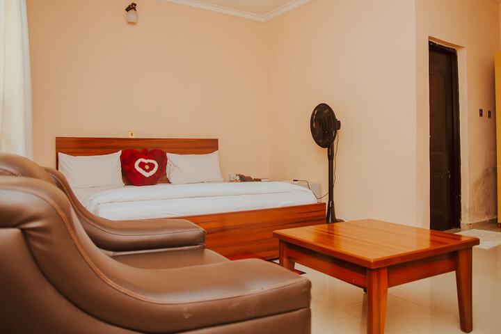 Room 10 of 27