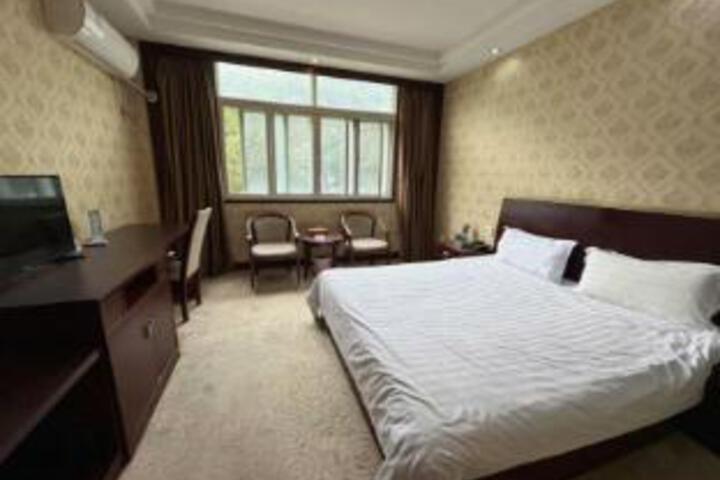 Room 13 of 14