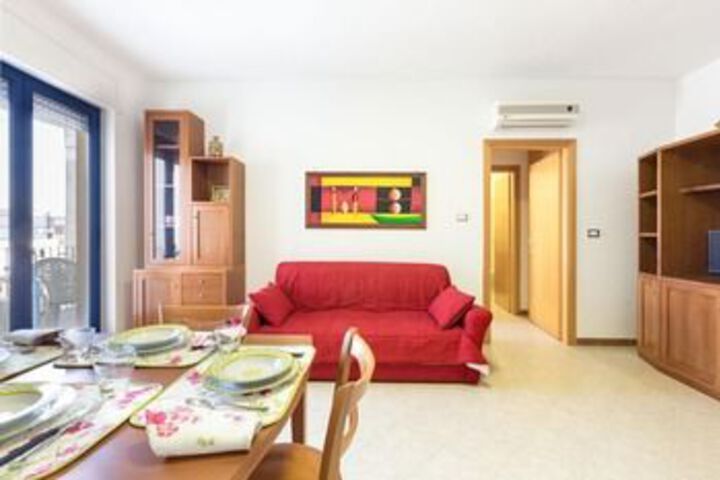 Room 11 of 12