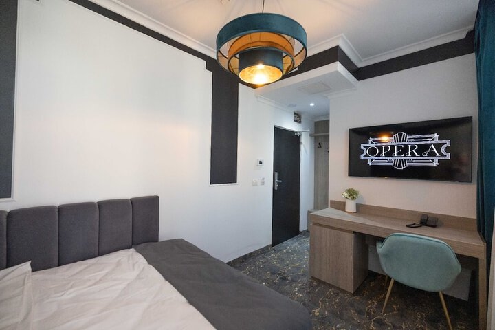 Room 4 of 42