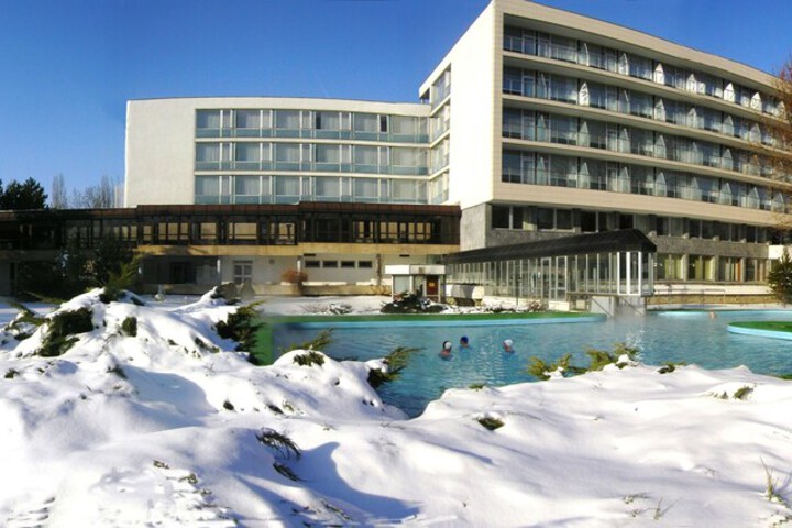 Hotel Pool