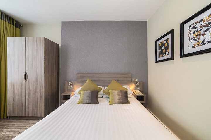 Room 44 of 64