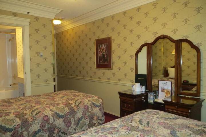 Room 9 of 47
