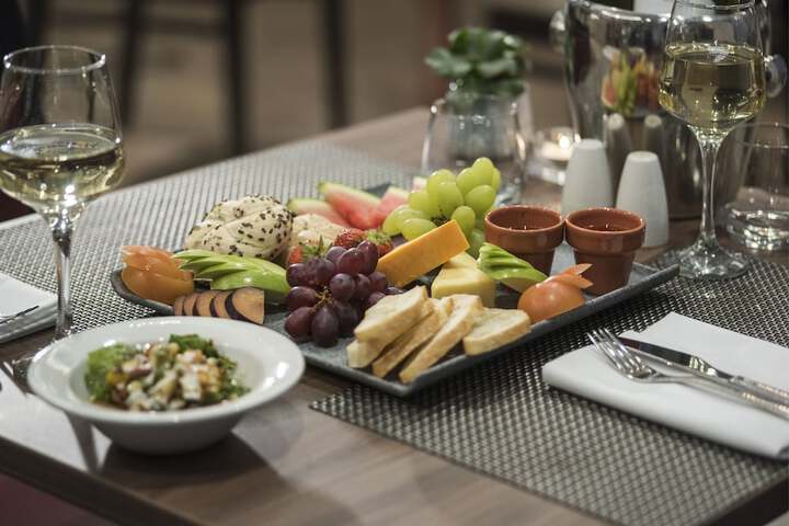 Dining 60 of 70