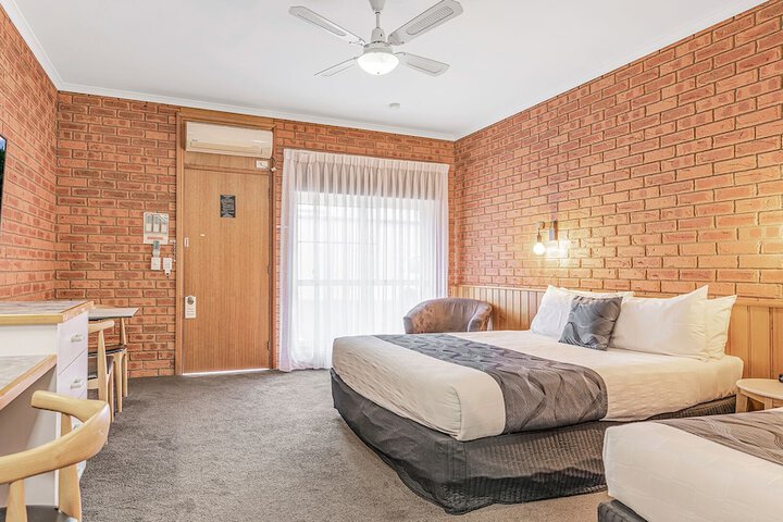 Room 49 of 64