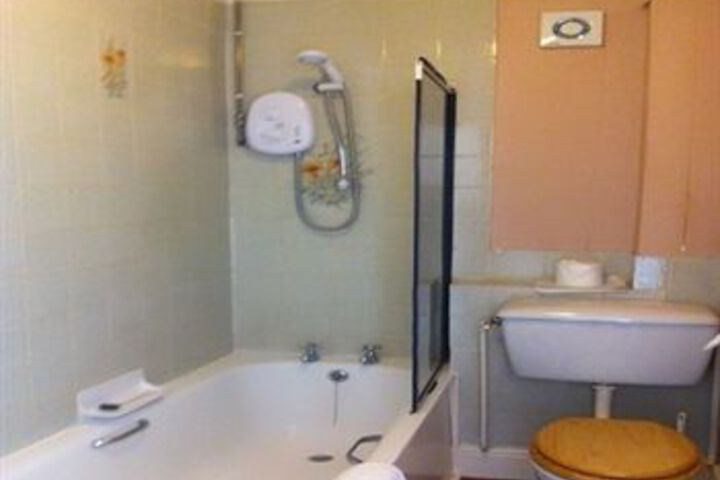 Room 2 of 43
