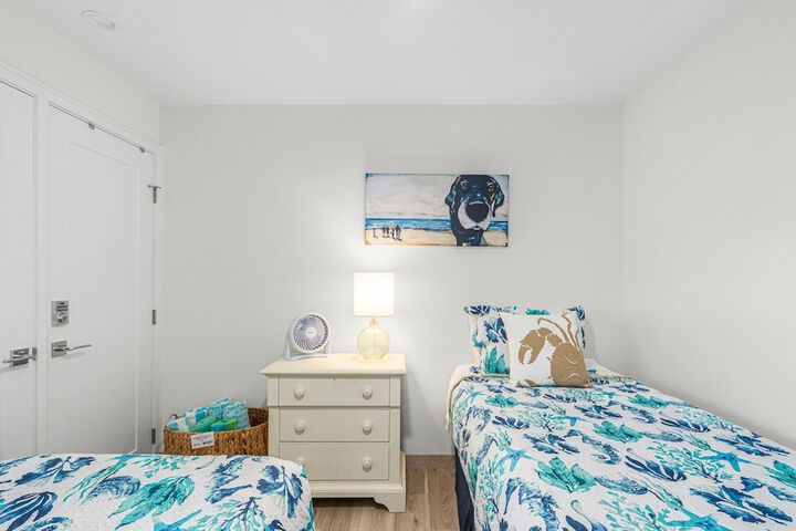 Lower Honoapiilani Condo Unit #404 2 Bathrooms Condo in Lahaina, HI