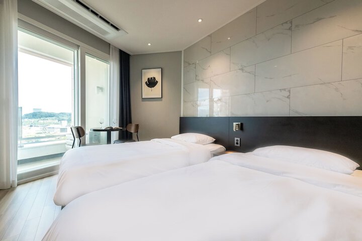 Room 8 of 46