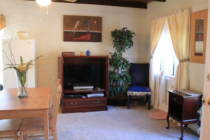 Room 6 of 12
