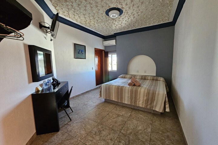 Room 3 of 8