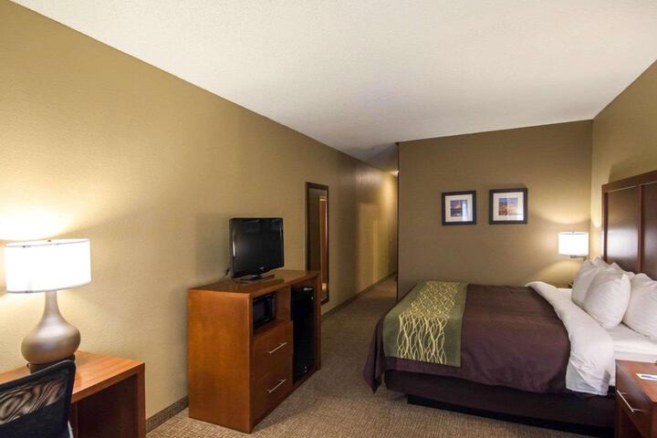 Standard King Bed Accessible (5 of 6)